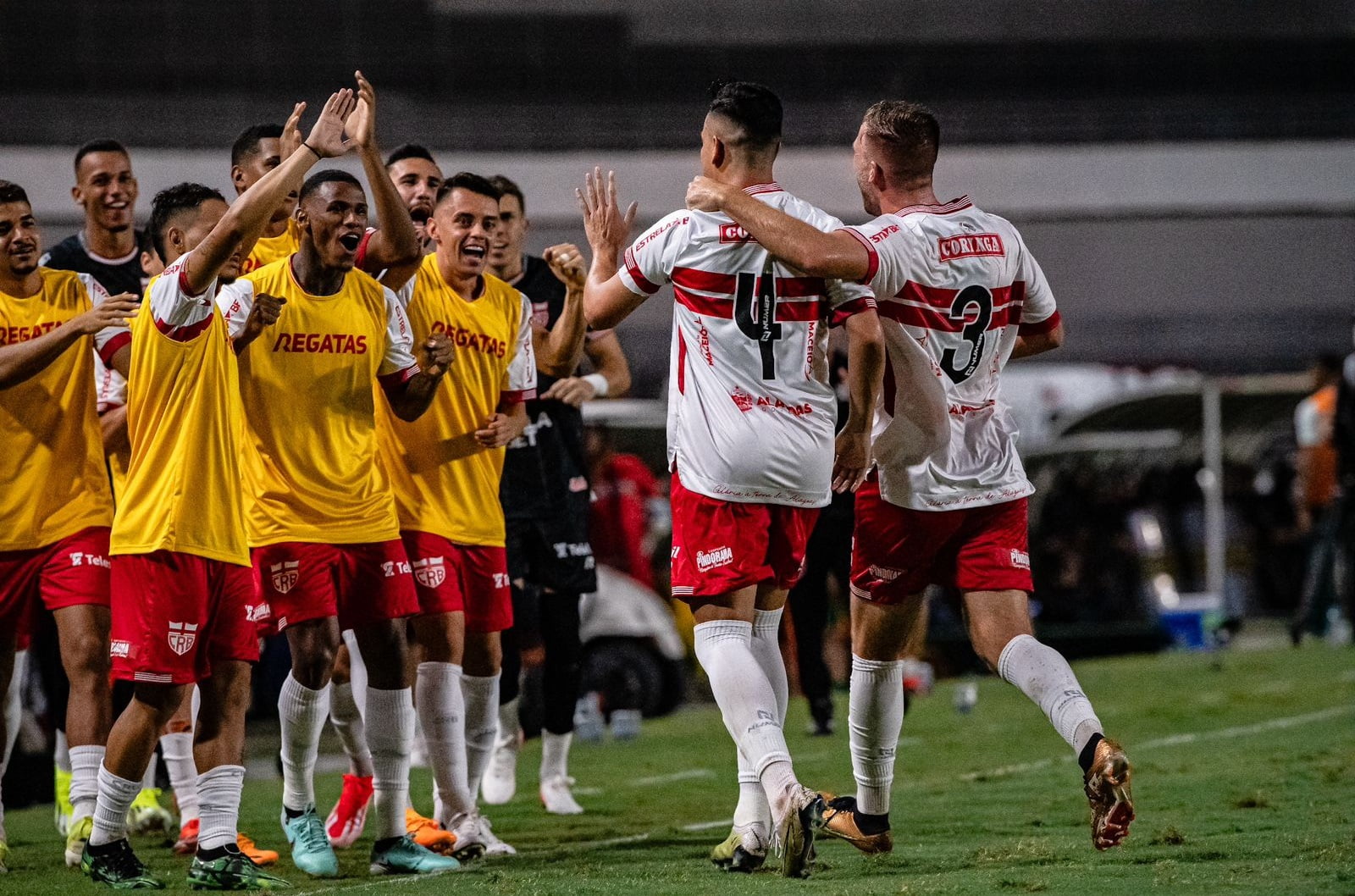 Com gols no primeiro tempo, CRB vence a Chapecoense e conquista primeira vitória na Série B