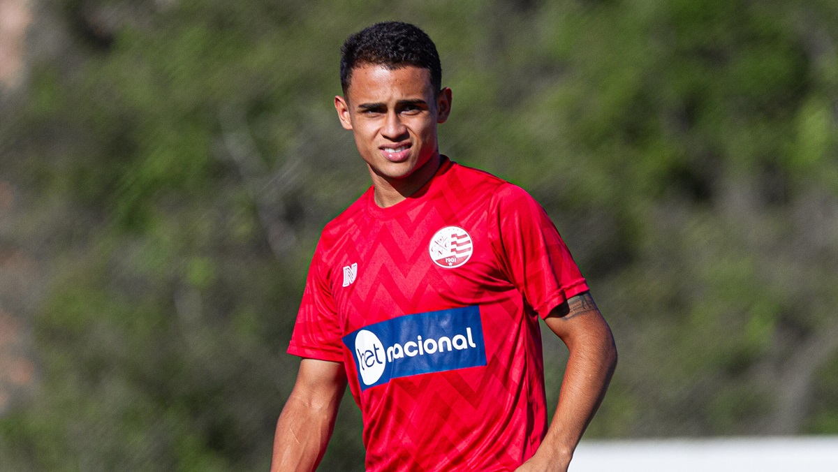 Sem jogar há quase três meses, Fernandinho negocia saída do Náutico