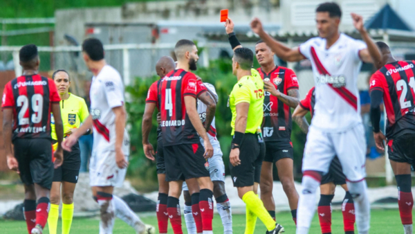 Vitória foi derrotado pelo Atlético-GO em casa
