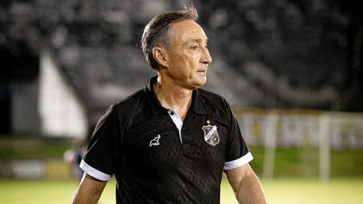 Roberto Fonseca, técnico do ABC, projeta jogo com o Figueirense