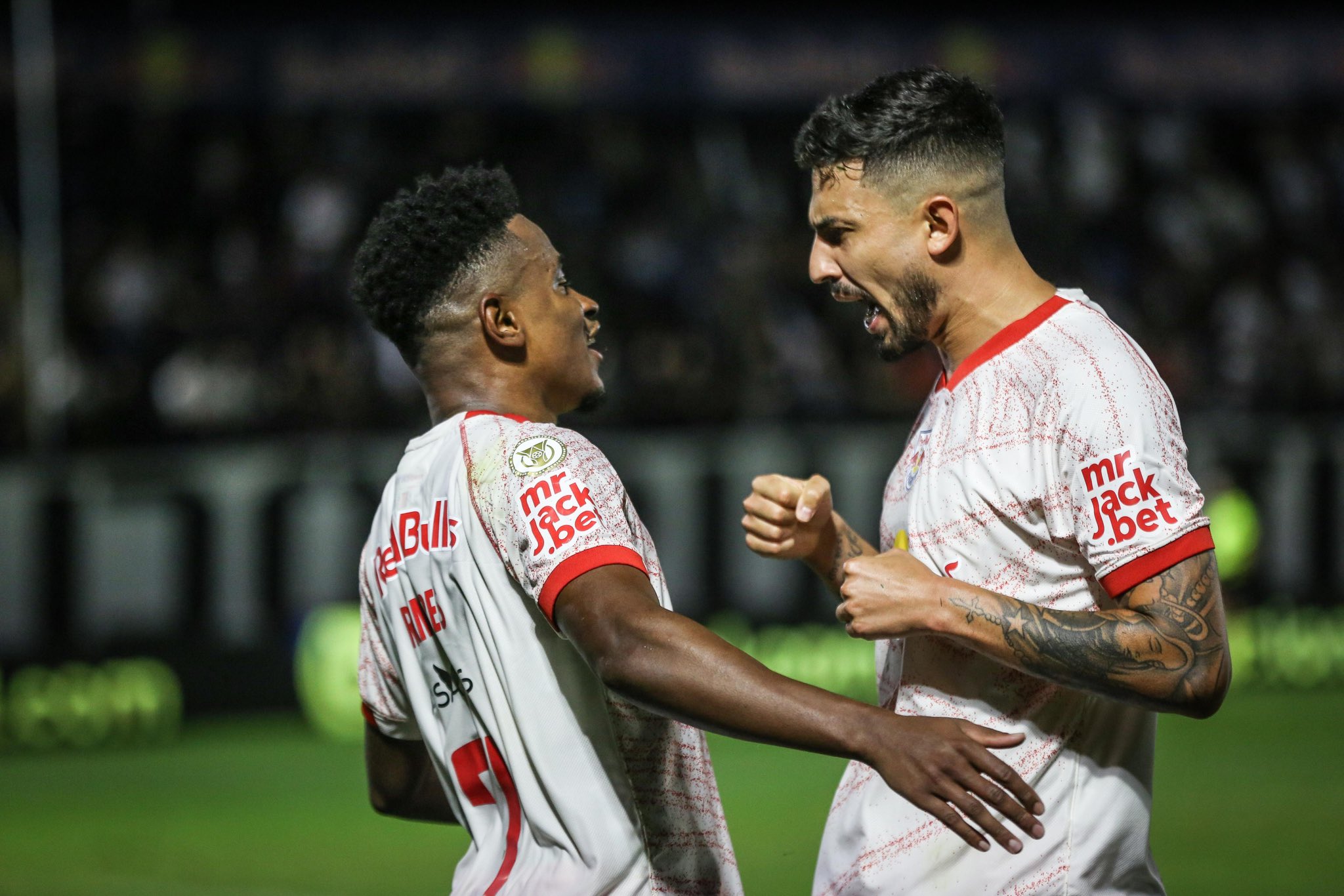 Veja os melhores momentos de Red Bull Bragantino 2 x 1 Vitória