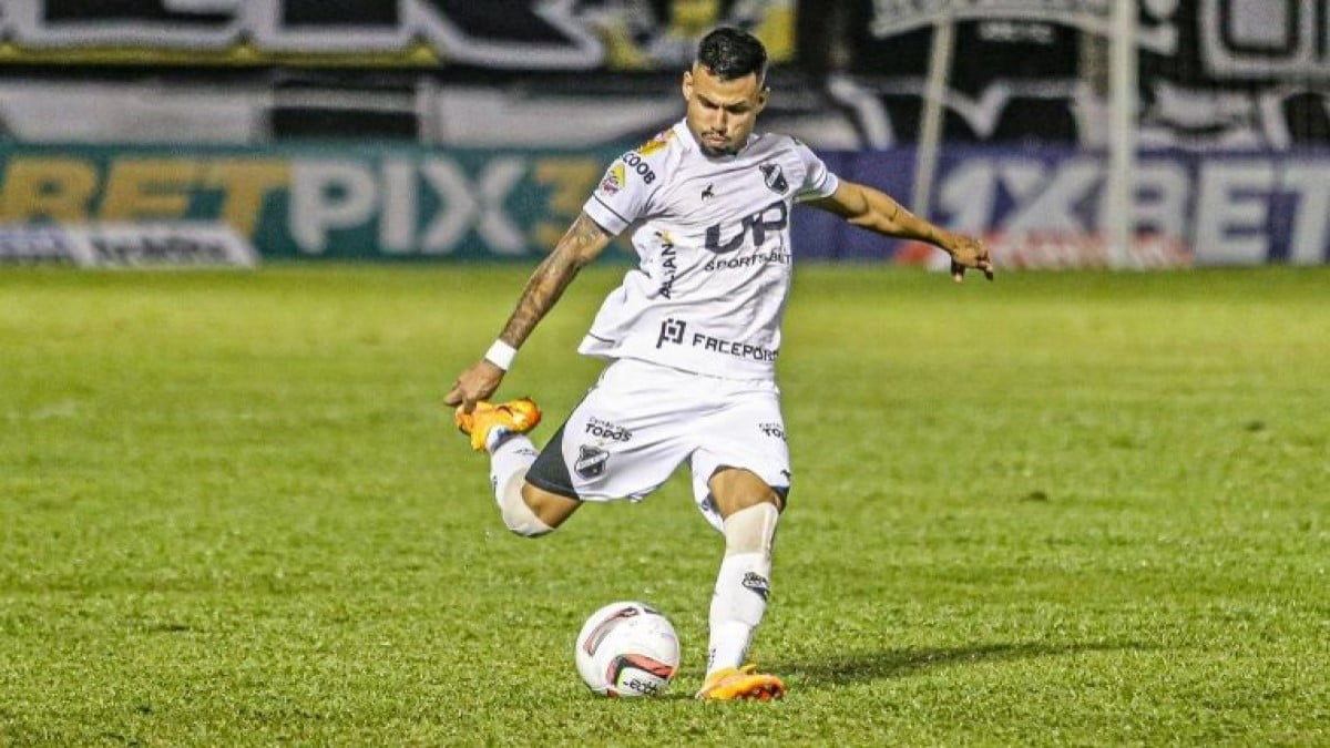ABC anuncia retorno do lateral-direito Matheus Rocha
