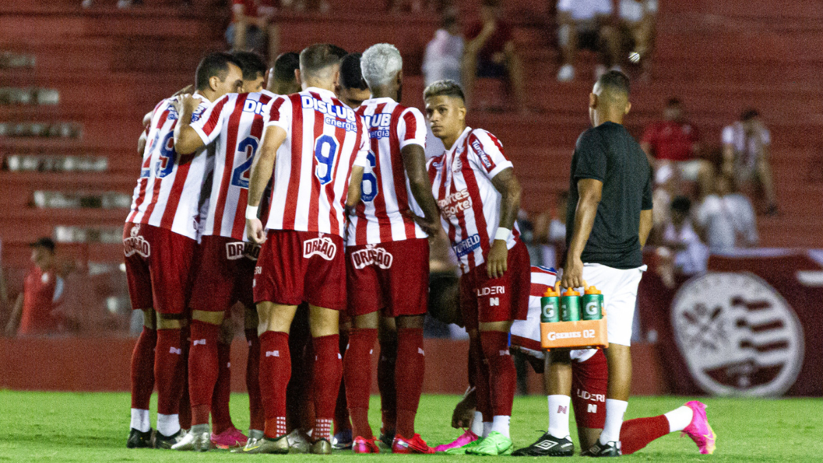 Em jogo movimentado, Náutico marca no fim e fica no empate com o Caxias nos Aflitos