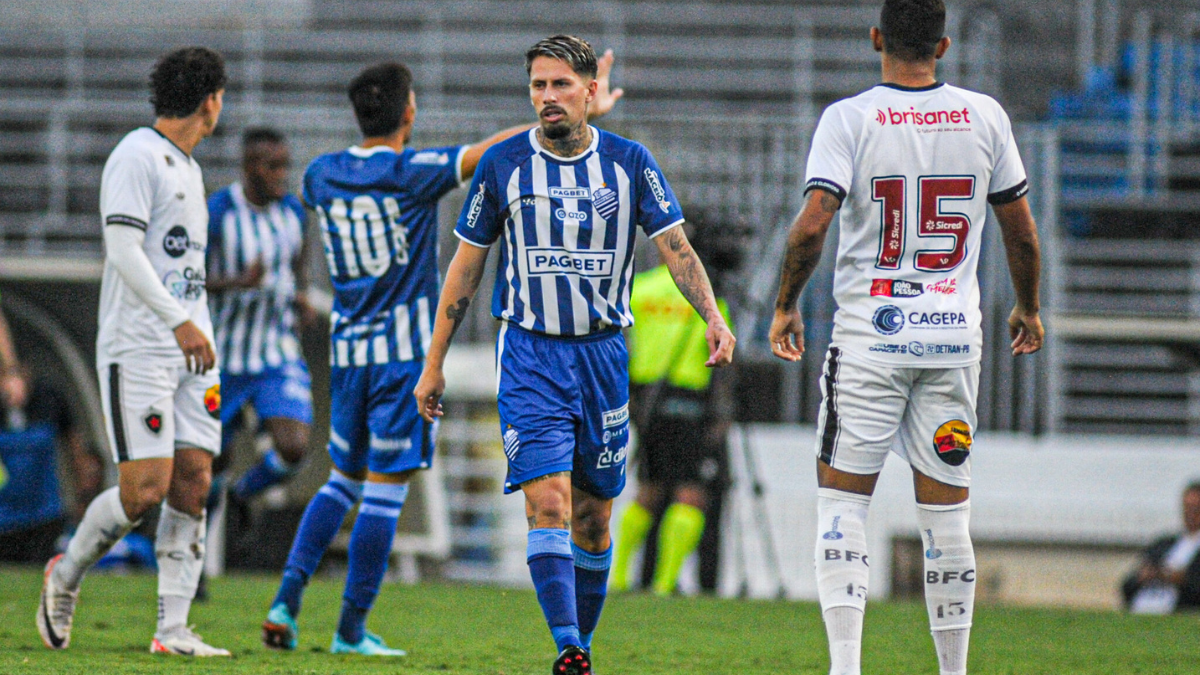 Após quatro estreias, técnico do CSA deve manter base de time para jogo contra o Confiança