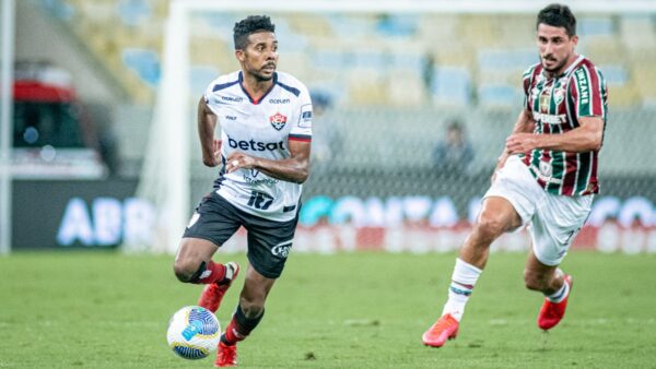 Volante do Vitória mira reencontro com Fluminense e pede "atenção redobrada" 1 Willian Oliveira, volante do Vitória