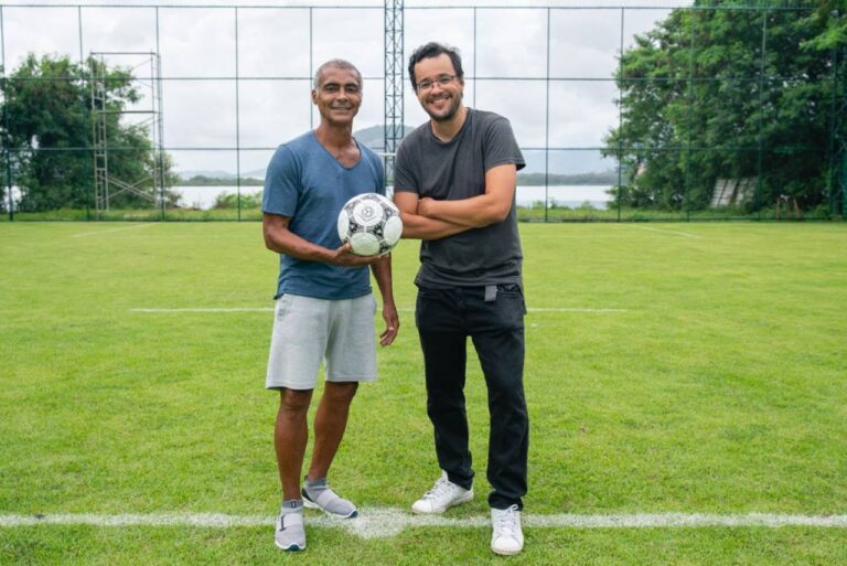 Diretor da série do Romário conta sobre preparação, relação com Baixinho e ausência do atacante no jogo contra a Bolívia no Recife