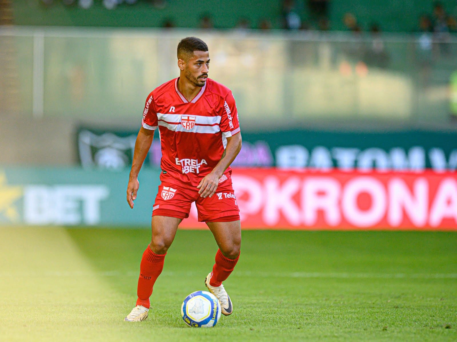 Com Hereda suspenso, CRB deve ter lateral improvisada contra o Coritiba