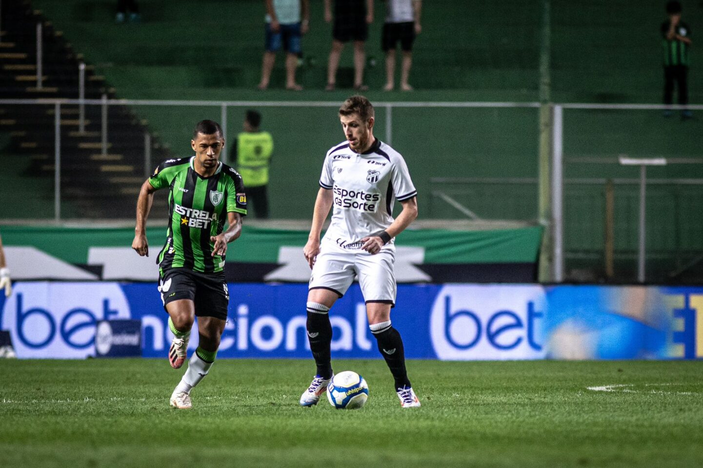 Partida entre América-MG e Ceará pela Série B