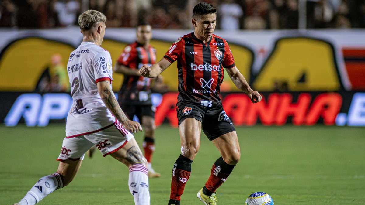 Tite exalta torcida do Vitória após triunfo do Flamengo: “O Barradão pulsa”