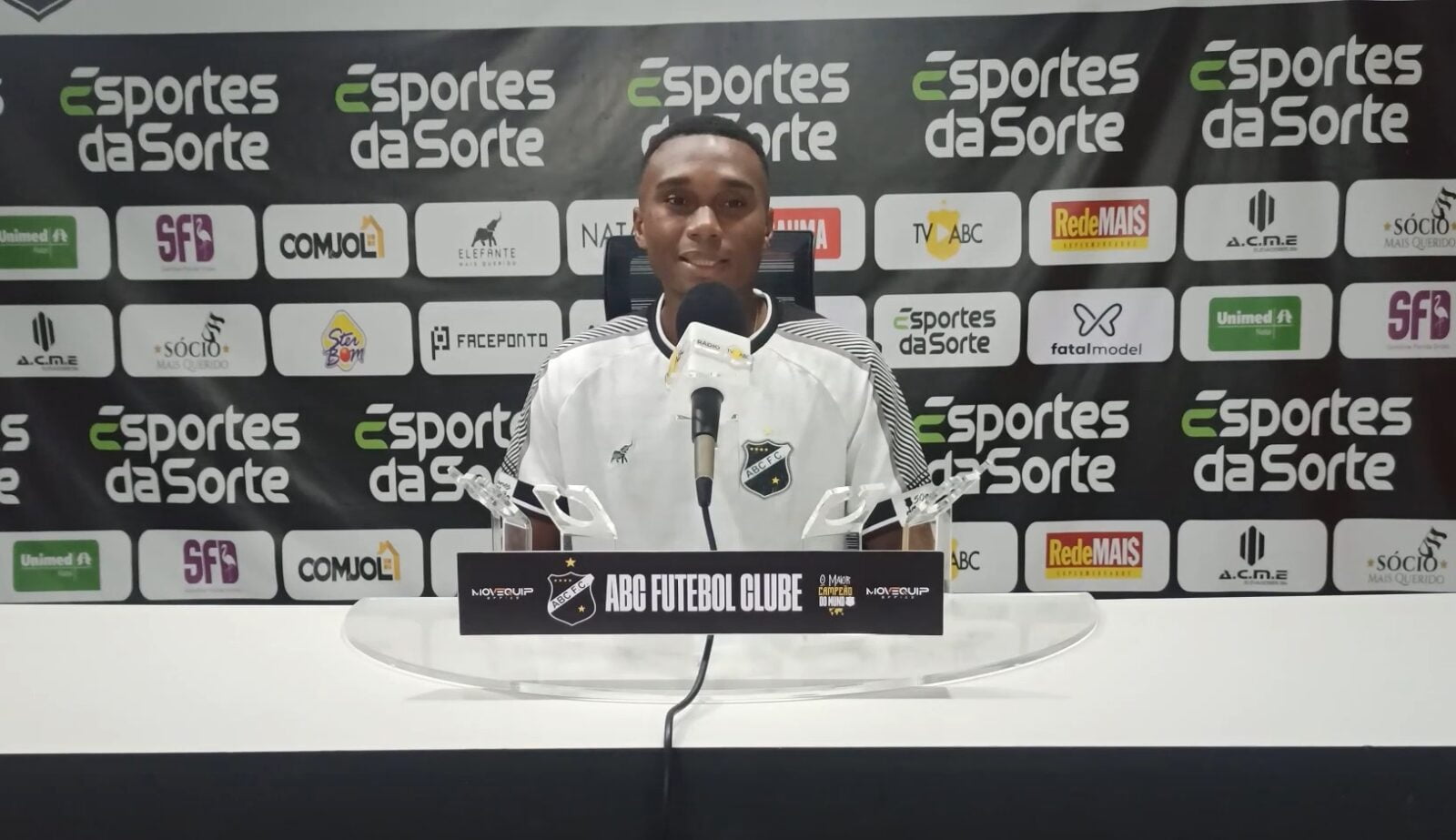 Apresentado no ABC, Adeílson destaca características em campo: "Bastante intensidade e marcação forte" 1 Adeílson - Meio-campo - ABC