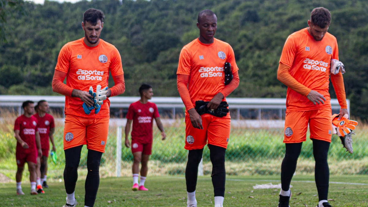 Náutico volta ao mercado e busca goleiro para a reta final da Série C