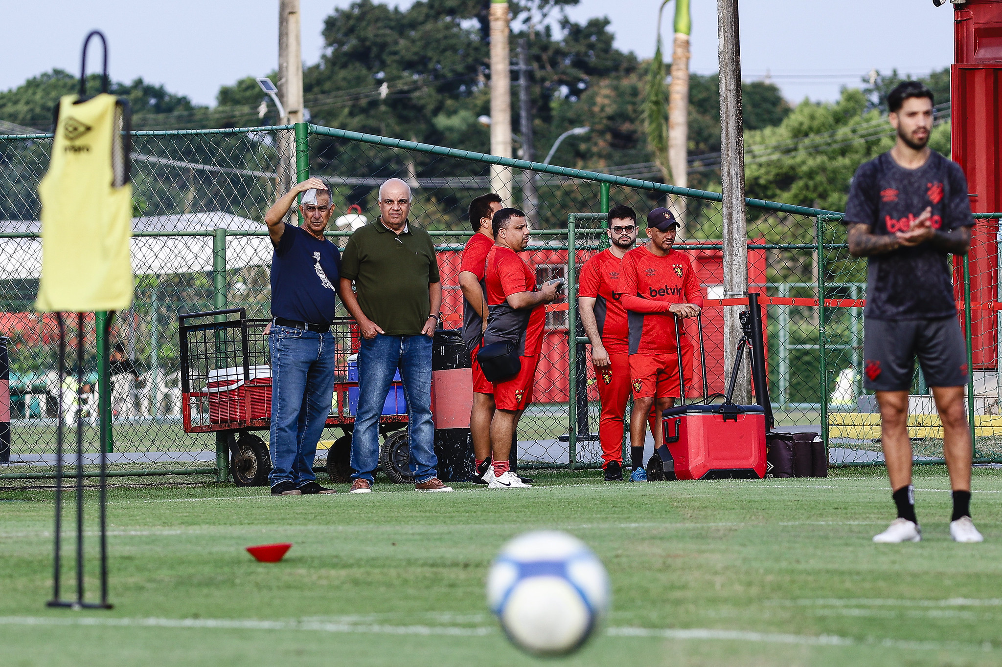 Presidente do Sport faz reunião com elenco no CT para cobrar melhora coletiva