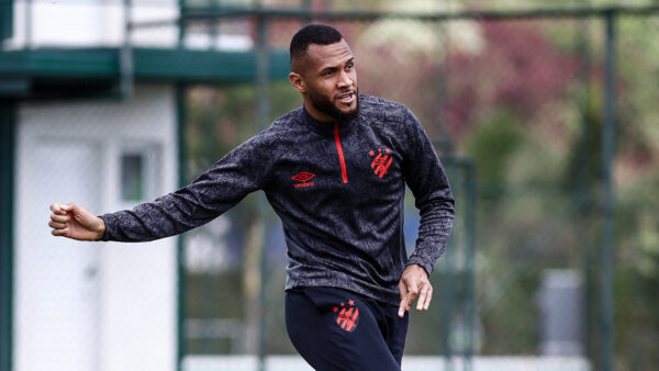 Gustavo Coutinho - Treino do Sport Recife no CT do Palmeiras, nesta segunda- feira (26). Foto: Paulo Paiva / Sport Recife.