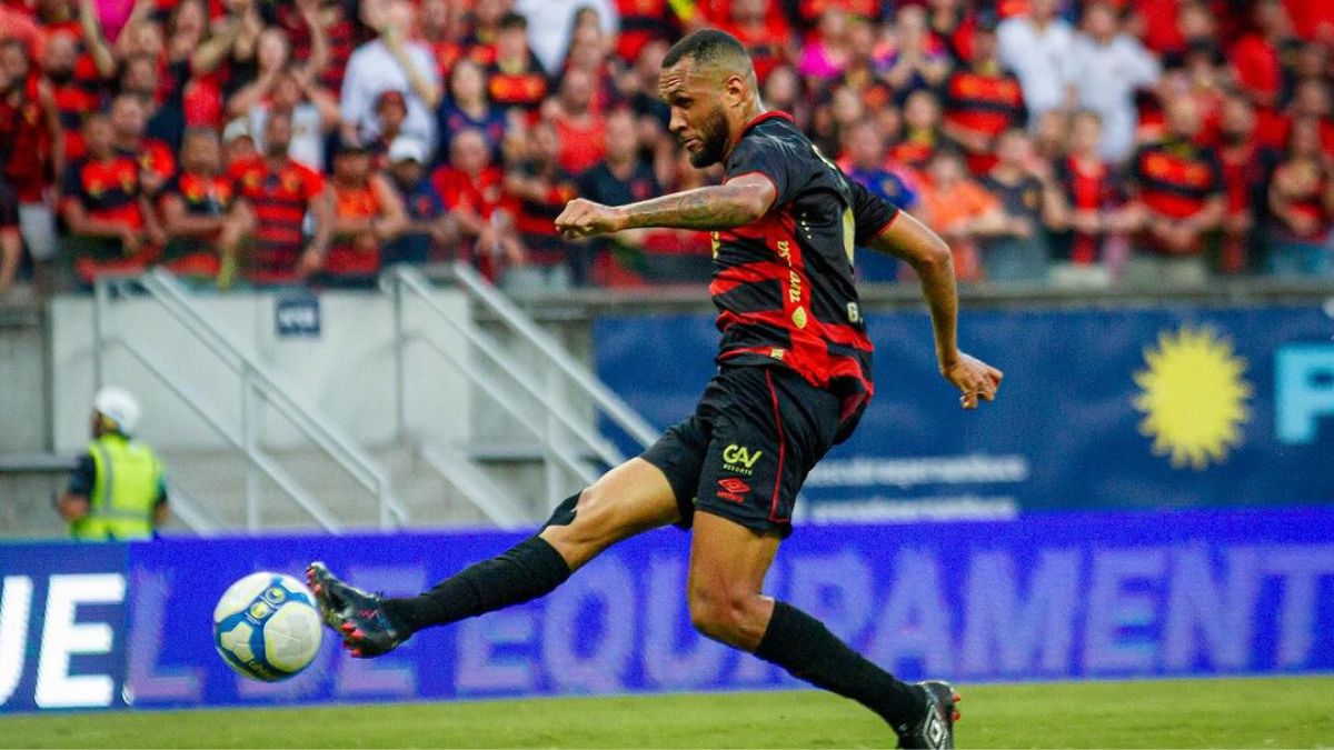 Gustavo Coutinho celebra bom momento no Sport