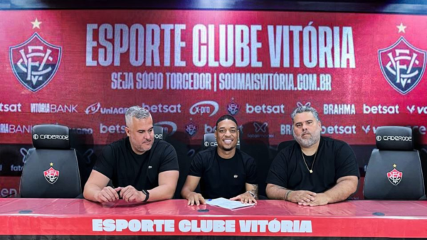 Lawan renova com Vitória