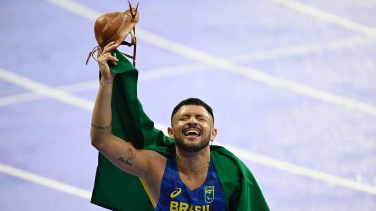 Após medalha de ouro nos 100m, Petrúcio Ferreira vibra com mais uma conquista nas Paralímpiadas