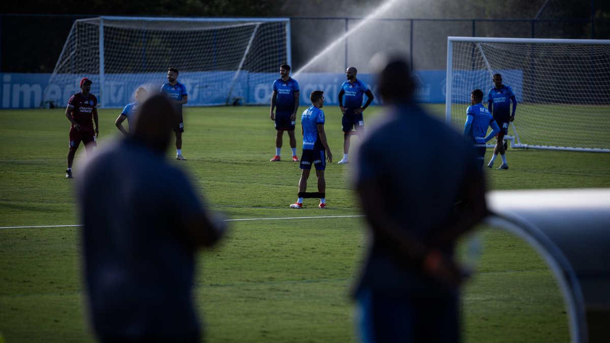 Com Ademir de volta, Bahia divulga relacionados para jogo contra o Flamengo; confira lista