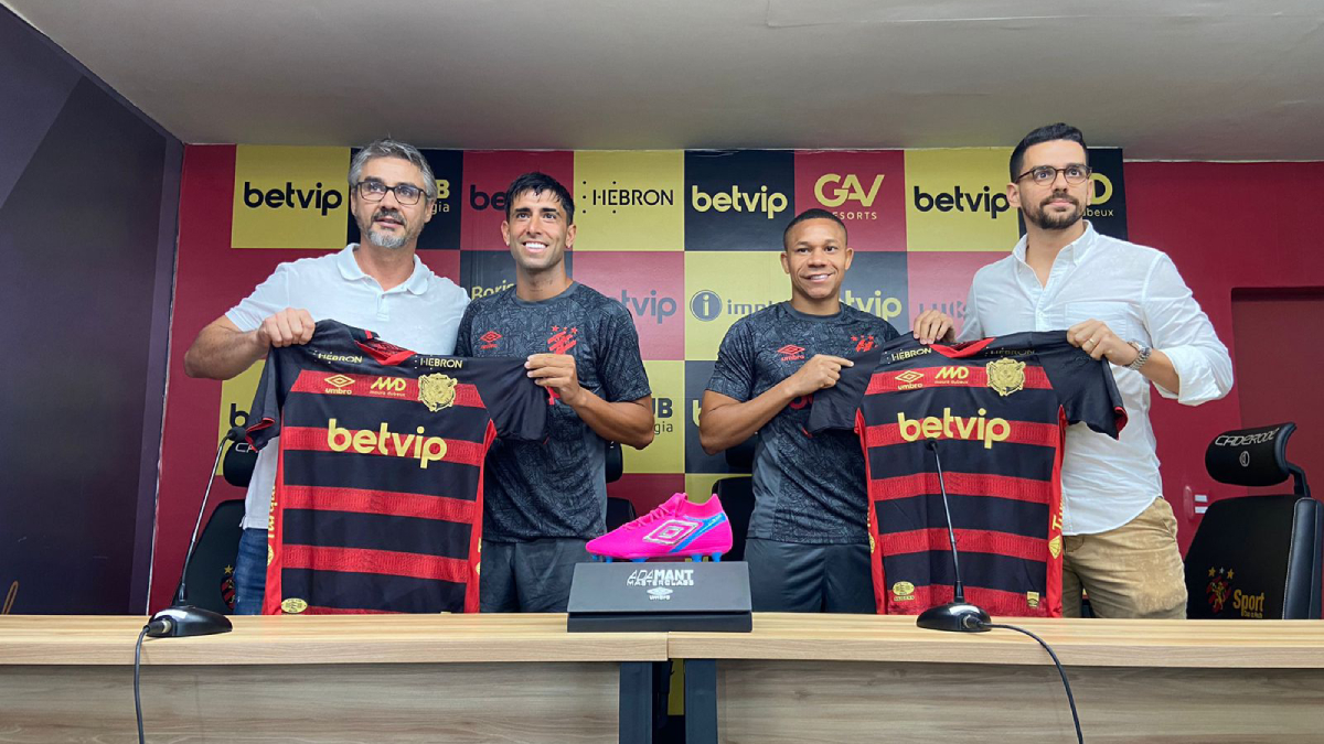 Com discurso de recolocar o Sport na elite do futebol nacional, Wellington Silva e Di Plácido são apresentados no CT
