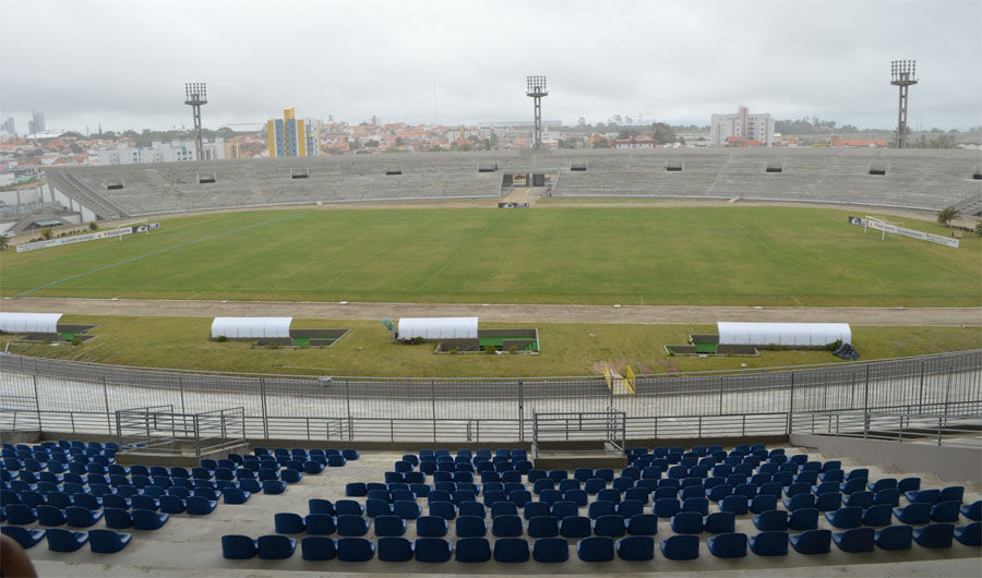 Estádio Amigão, casa do Treze.