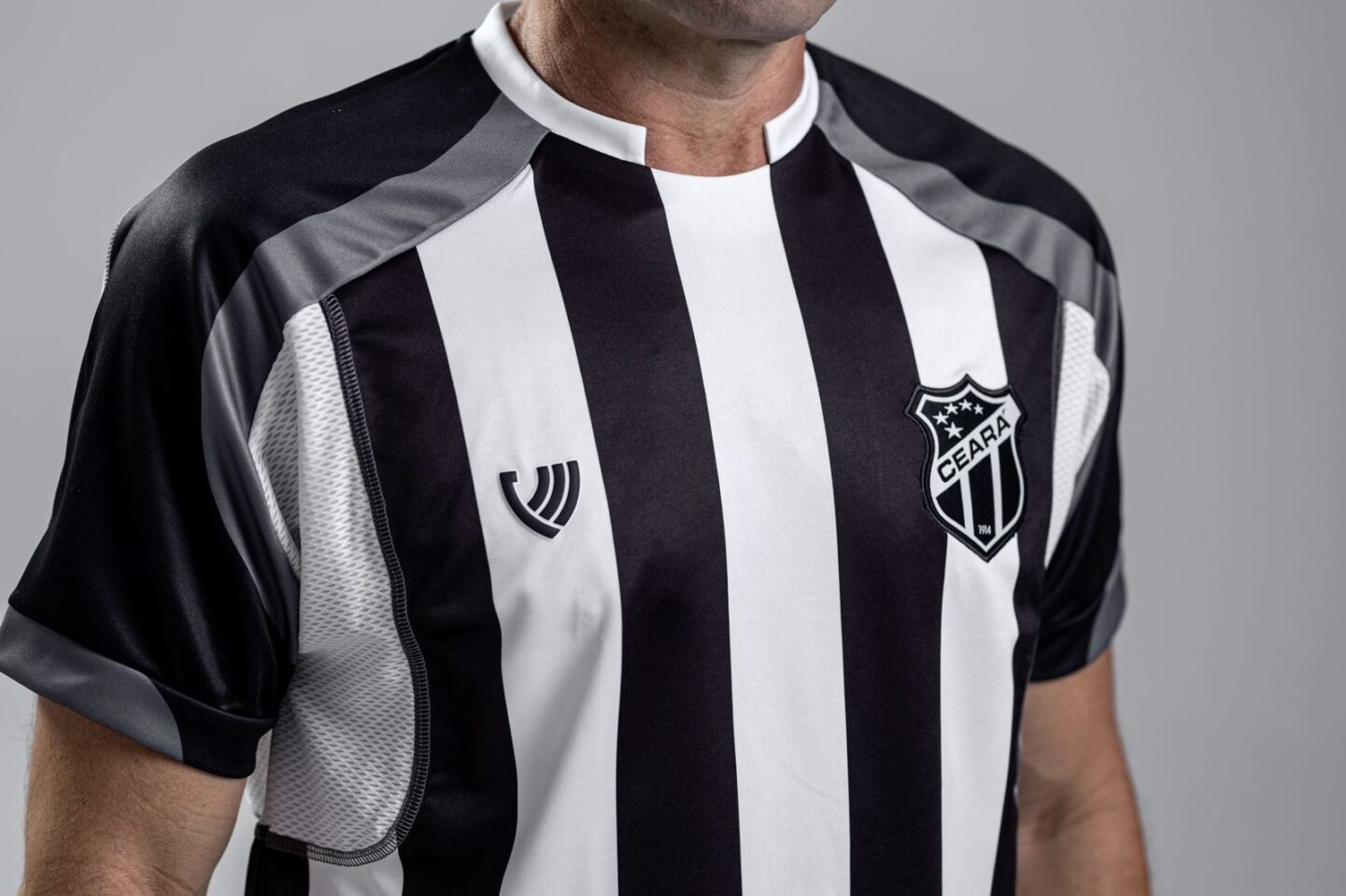 Ceará lança nova camisa inspirada no acesso da Série A em 2009 1 Nova Camisa do Ceará 2024