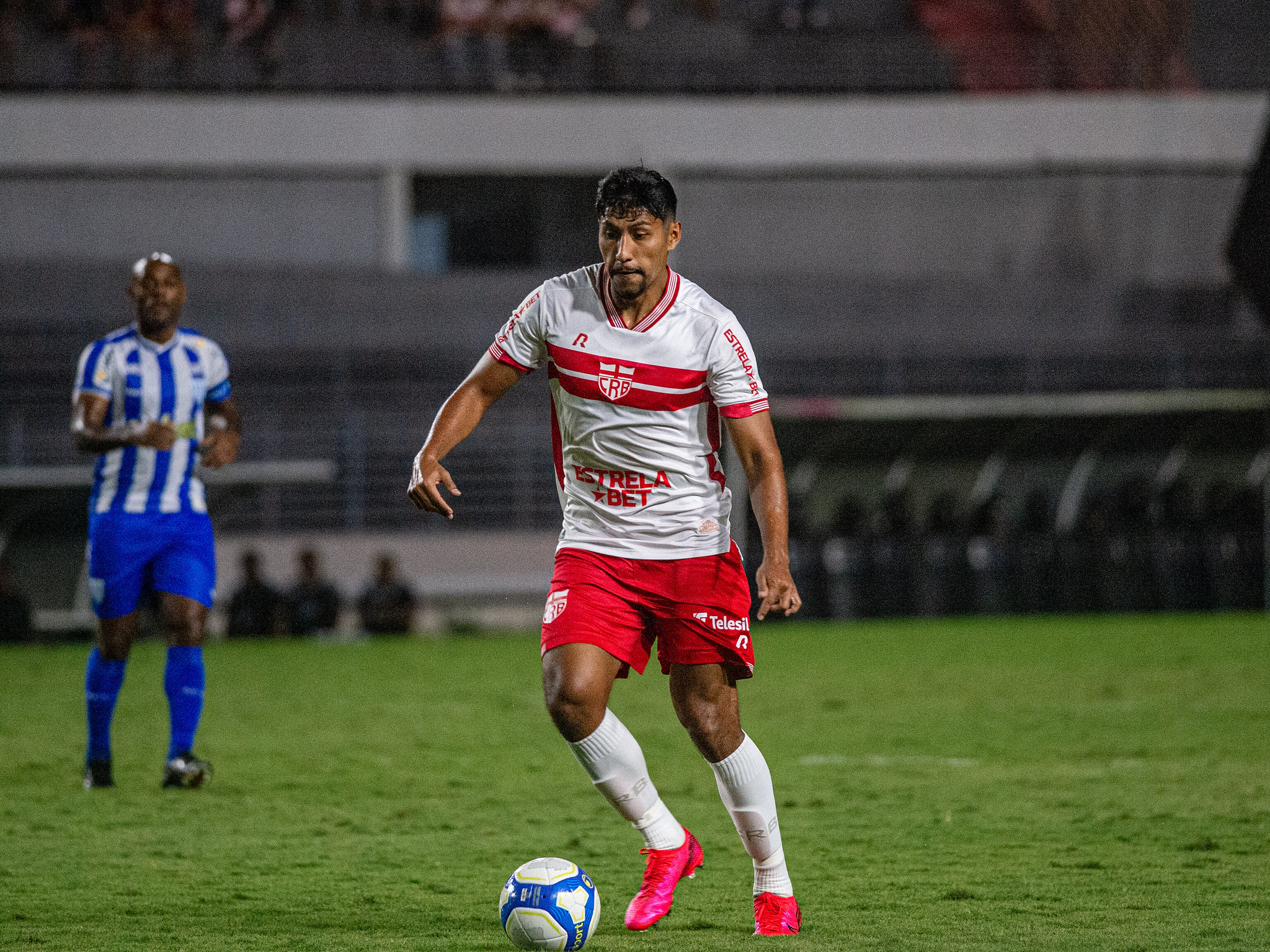 Luís Segovia explica escolha pelo CRB e destaca confiança do técnico Daniel Paulista: “Estou muito motivado”