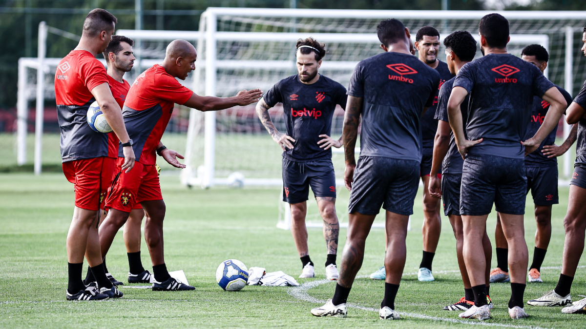 De olho no Avaí, Pepa realiza treino tático no Sport e repete equipe que venceu o Ituano