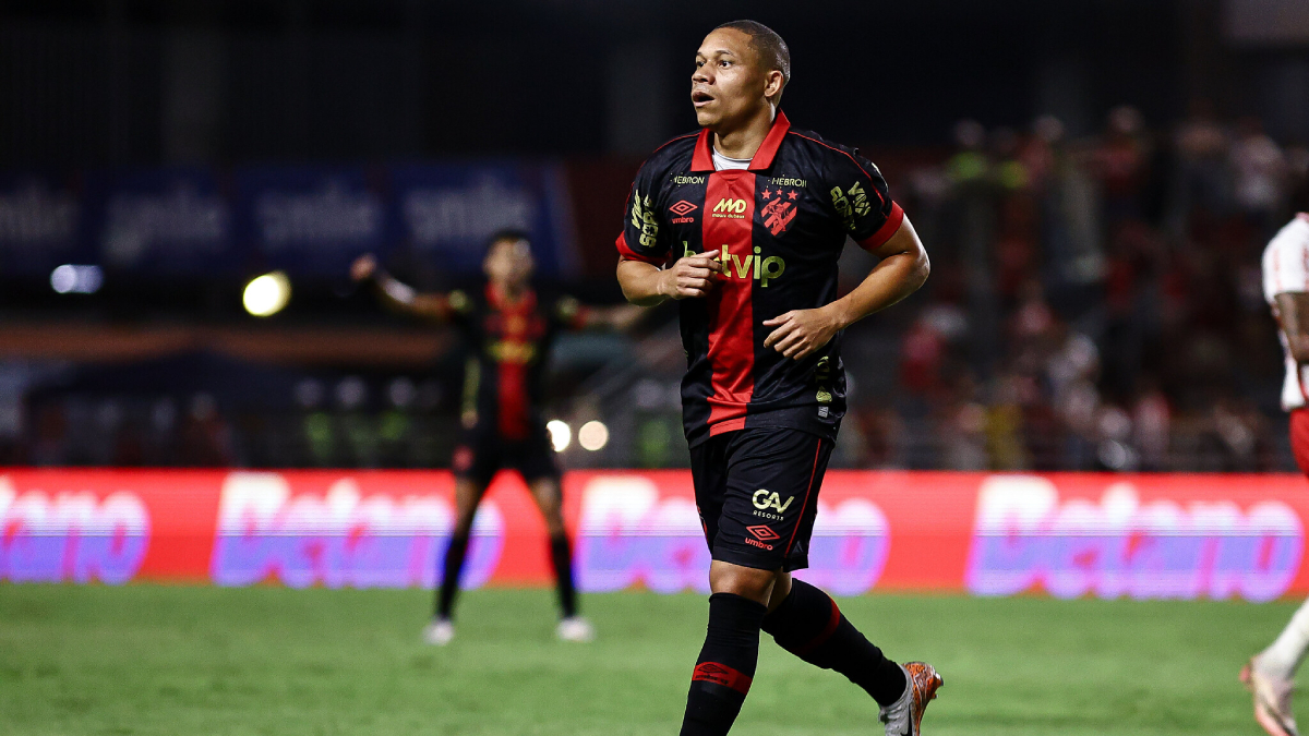 Wellington Silva marca primeiro gol pelo Sport e celebra ponto conquistado: “A gente lutou até o final”