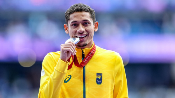 Bartolomeu Chaves comemora conquista da prata nos 400m nas Paralimpíadas: "Dei tudo de mim e mais um pouco" 1 Bartomeu Chaves