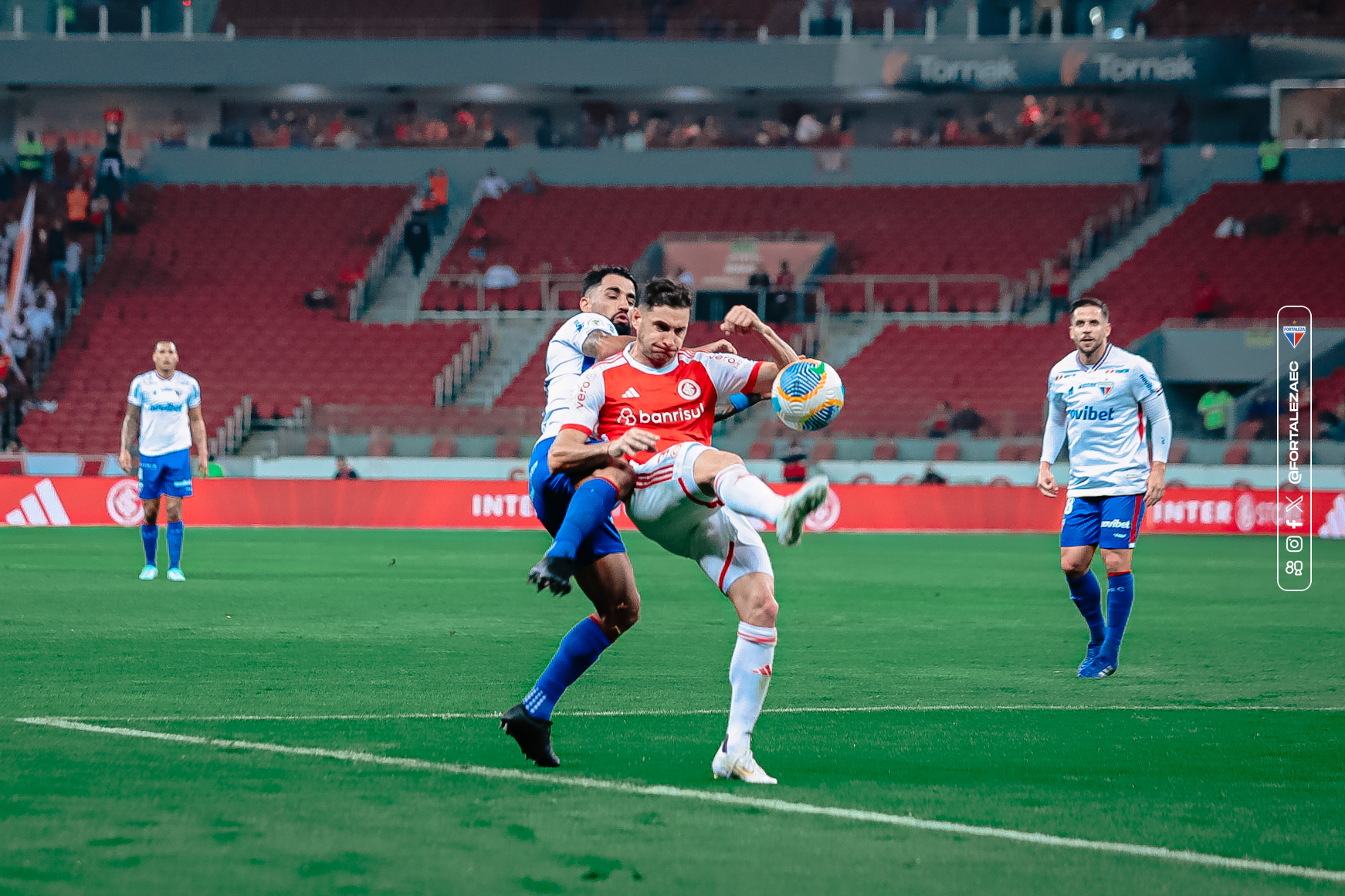 Fortaleza perde três jogadores por suspensão para jogo contra o Athletico-PR