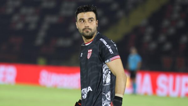 CRB empata com o Botafogo-SP e termina rodada na vice-lanterna da Série B 2 Matheus Albino, goleiro do CRB