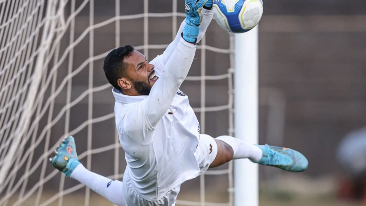 Darley brilha no gol do Retrô e deixa nome marcado na história do clube