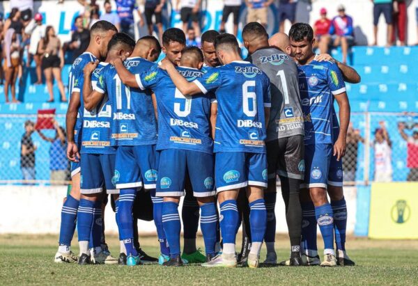 Jogadores do Iguatu contra o Anápolis, pela Série D