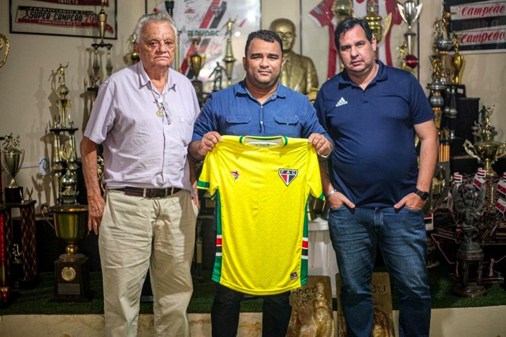 Ferroviário confirma saída do executivo de futebol Raul Santos