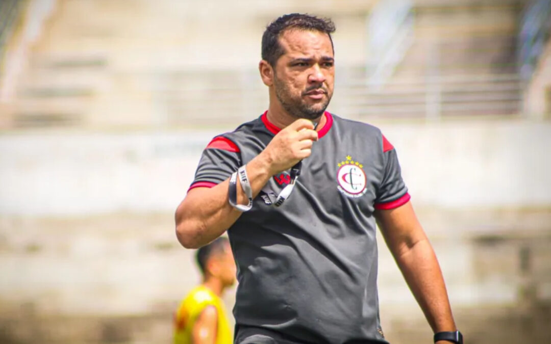 Após ter acerto encaminhado com o Campinense, Dico Woolley encaminha retorno ao Retrô