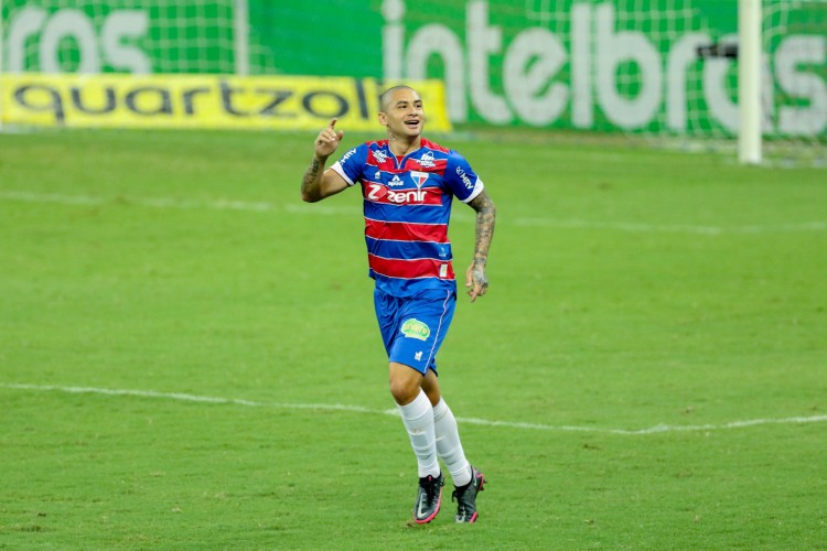 Wellington Paulista elogia torcida do Fortaleza e exalta Vojvoda