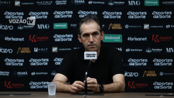 Condé assume que Ceará pagou caro por início ruim contra o Santos: “Começamos muito mal” 1 Léo Condé - Ceará - coletiva - Santos