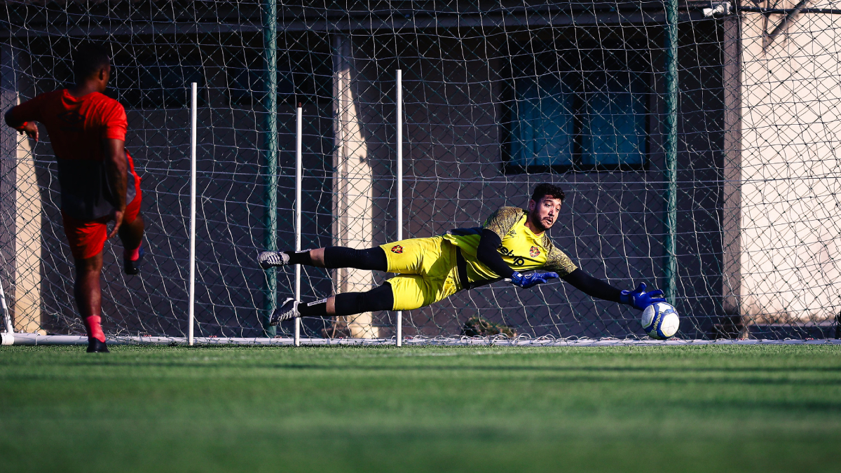 Com retorno de Caíque França, Sport finaliza preparação para duelo contra o Guarani, pela Série B