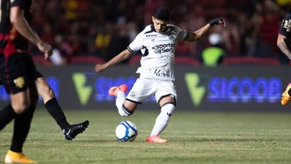 Erick Pulga, do Ceará, se isola no topo da artilharia da Série B 1 Sport x Ceará, pela Série B 2024, na Ilha do Retiro. Na foto, Erick Pulga
