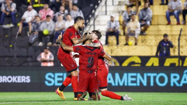 Novorizontino 1 x 3 Sport, pela Série B 2024. Na foto, Felipe, Coutinho e Barletta