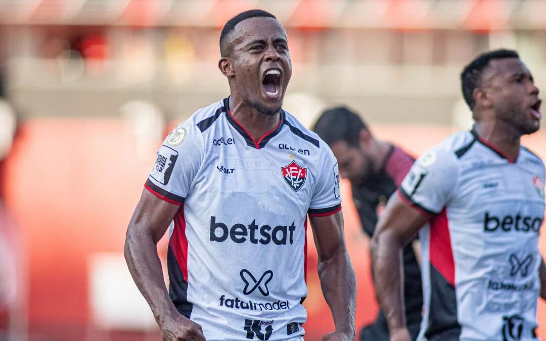 Vitória: Goiás tem interesse na contratação do atacante Carlos Eduardo