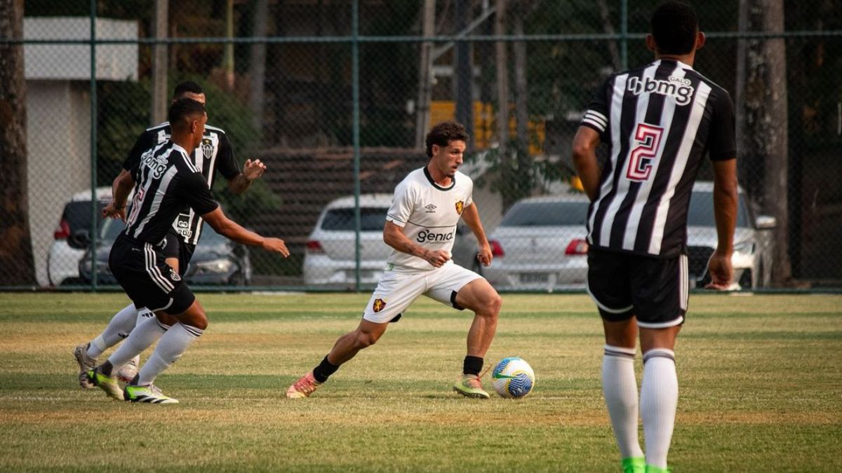 Com gol nos minutos finais, Sport perde para o Atlético-MG e sofre 1ª derrota no Brasileiro de Aspirantes