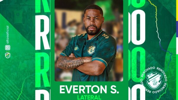 Altos renova com o lateral-direito Everton Silva para a próxima temporada