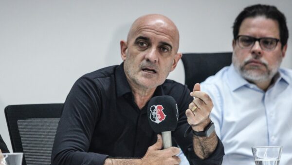 Itamar Schulle, técnico do Santa Cruz