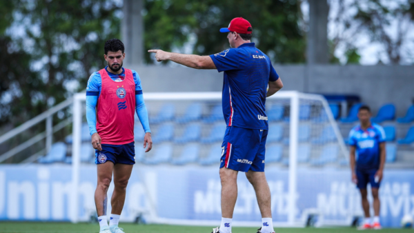 Bahia treina de olho no Flamengo. 