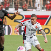 Vitória vence RB Bragantino.