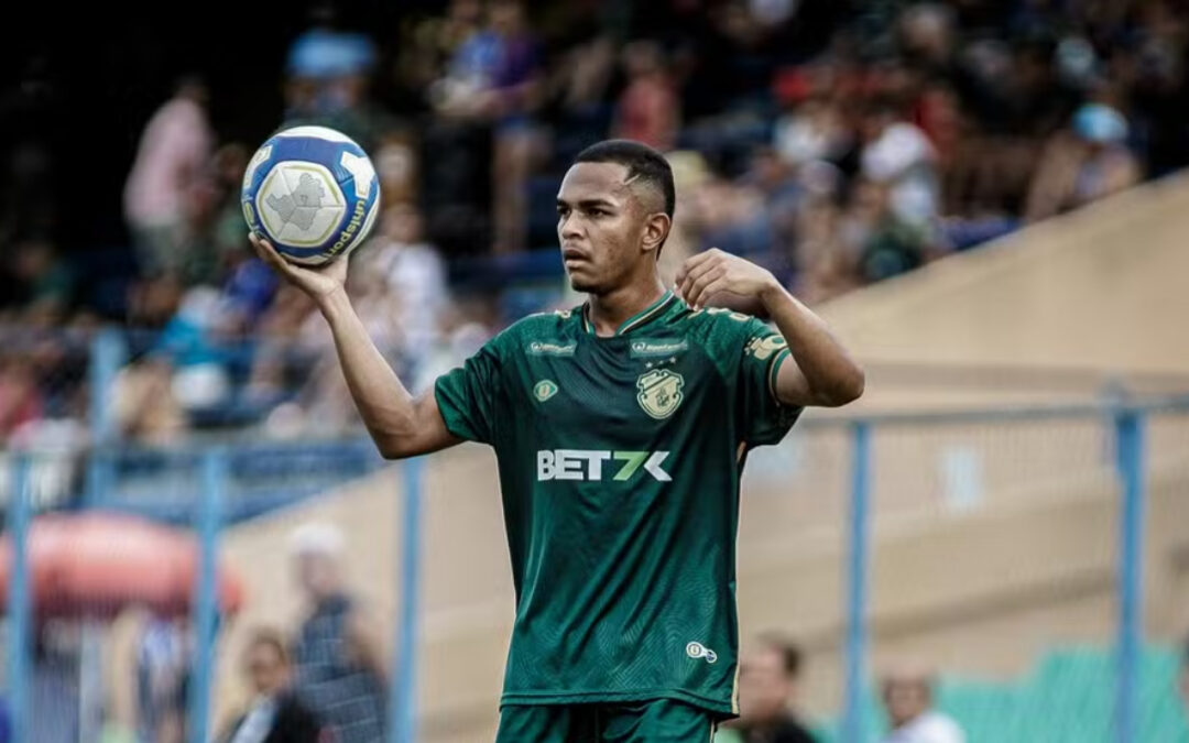 Altos anuncia retorno de lateral campeão estadual pelo clube