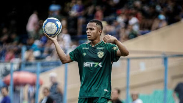 Altos anuncia retorno de lateral campeão estadual pelo clube 1 Arthurzinho fecha com o Treze-PB - Foto: Samuel Pereira/Altos