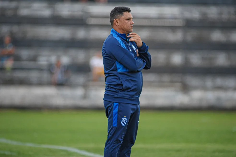 Penedense contrata o técnico Bebeto Moraes, ex-CSA, para 2025