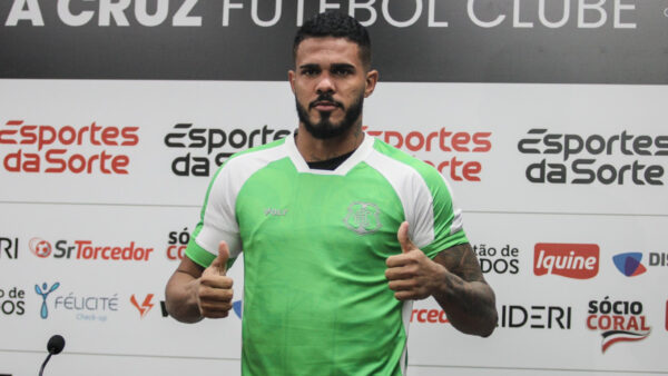 Goleiro Moisés. Foto: Divulgação/Santa Cruz FC.