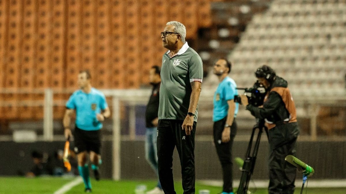 Hélio dos Anjos exalta reação do CRB contra o Ituano, mas relembra: “Não tem nada decidido”